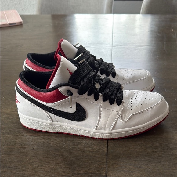 Jordan 1 low White University Red - Picture 1 of 12